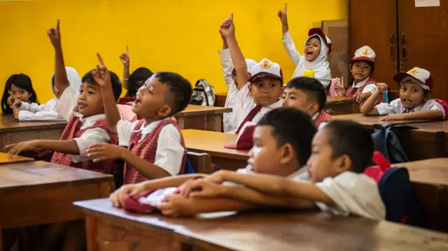 SPMB SMP 2026 Surabaya Resmi Dibuka, Ribuan Kursi Disiapkan untuk Pastikan Semua Anak Bisa Sekolah