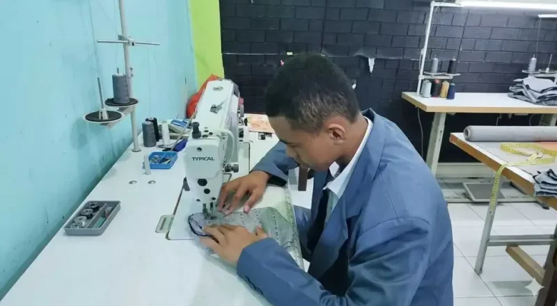 Perjalanan Junaidi Mengabdi untuk Pendidikan Anak Bangsa Hingga ke Kupang